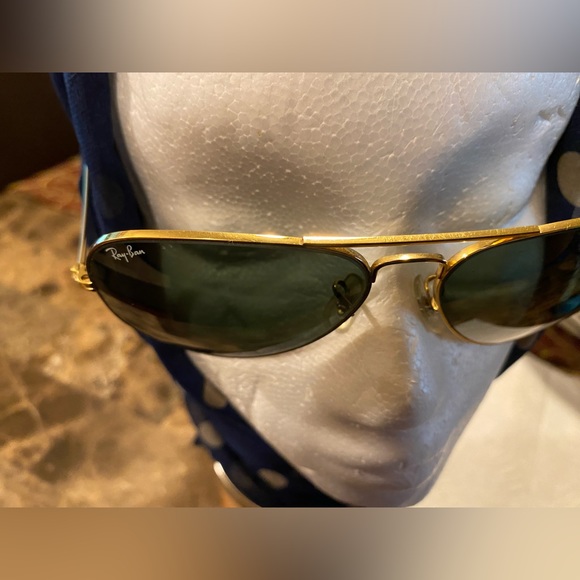 Ray Ban~ Aviator Sunglasses Gold Frames, Green Lenses UV400 Protection (UNISEX) - Picture 15 of 17